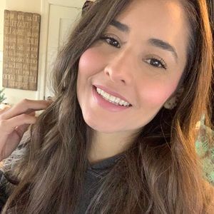 Meet your Posher, Leticia